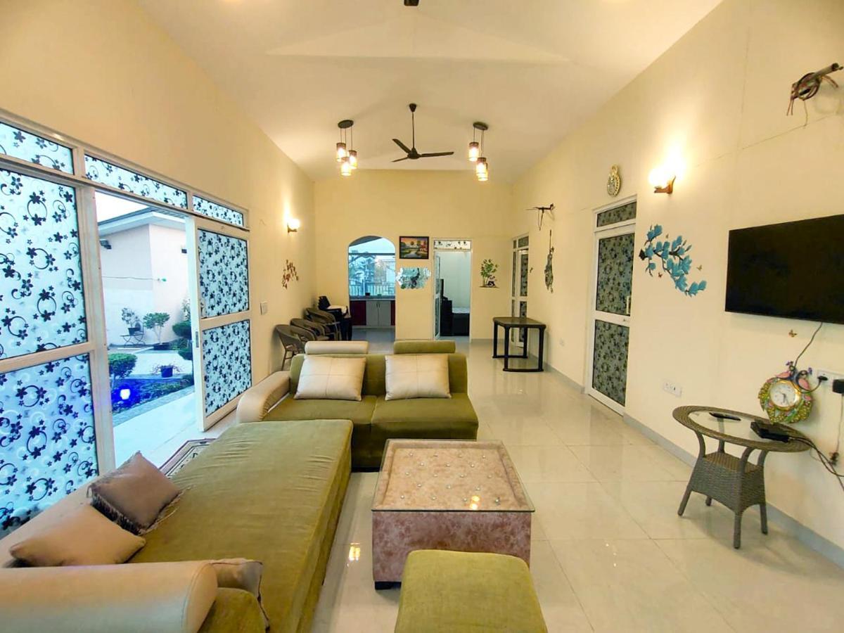 Shaw Estate-Farm House For A Small Parties-Jp Farm Greater Noida Ngoại thất bức ảnh