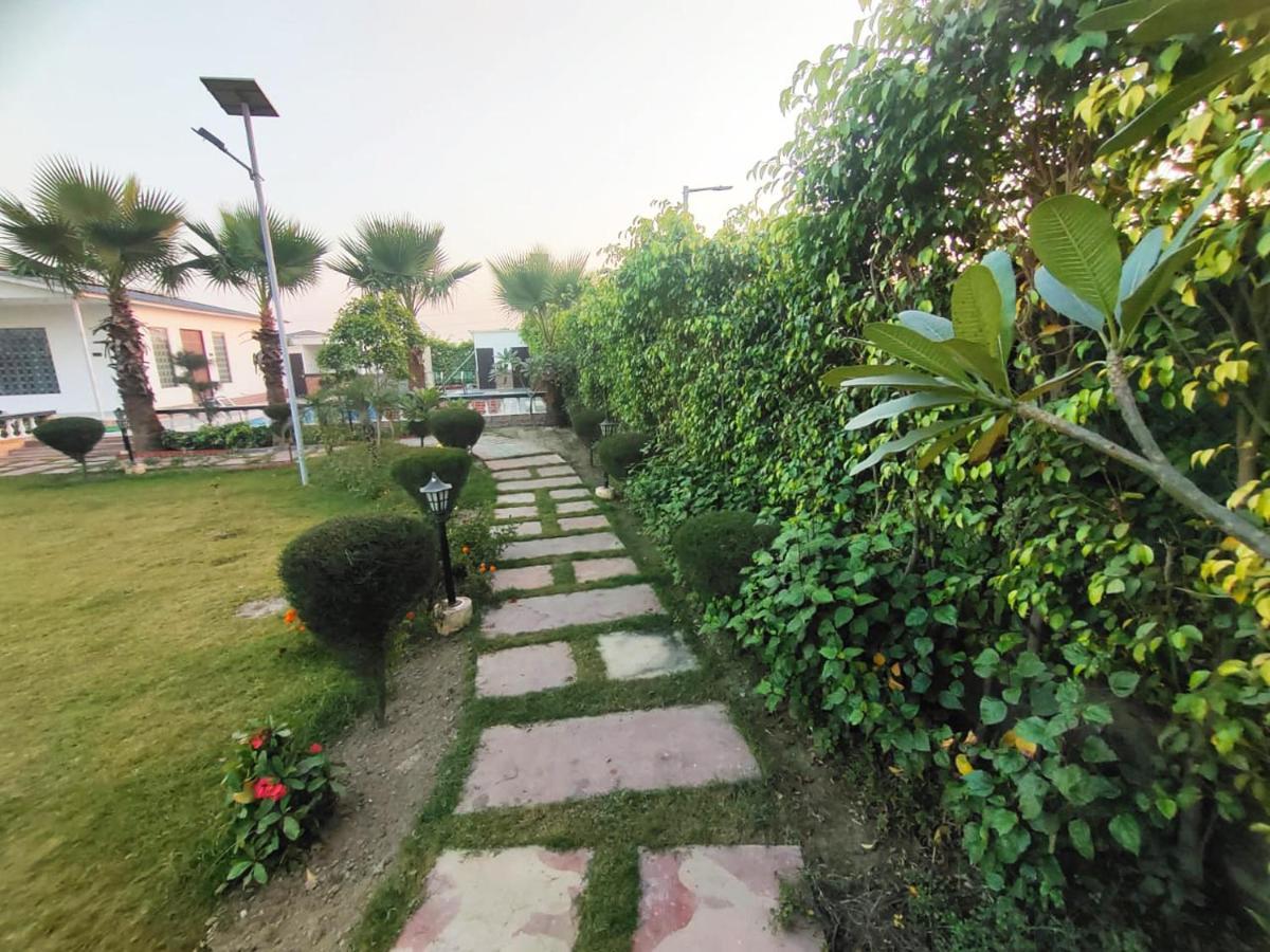 Shaw Estate-Farm House For A Small Parties-Jp Farm Greater Noida Ngoại thất bức ảnh